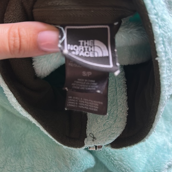 Genuine North Face Osito Jacket in Aqua - Picture 2 of 3